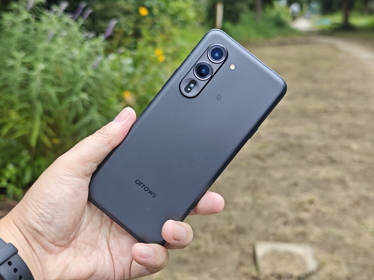 日本メーカーと海外勢の良さが合体　あのarrowsスマホが機能もりもり＆強コスパで生まれ変わった姿を見てみた