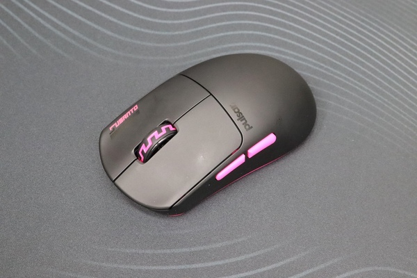 ASCII.jp：オーロラをなぞるようにマウスが滑る、ゲームのプロが