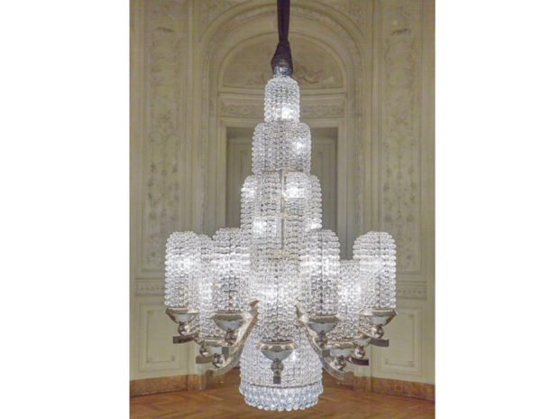 バカラのシャンデリア「ジェドー（噴水）」