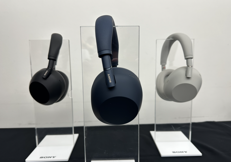 ソニーWH-1000XM6に新色「ミッドナイトブルー」 落ち着いた色味