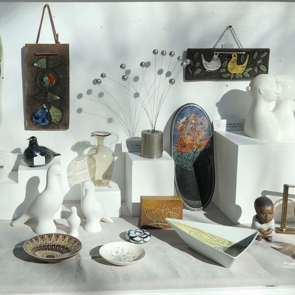 「丸の内アンティークマーケットvol.8」に出店する「Neo Tropic」