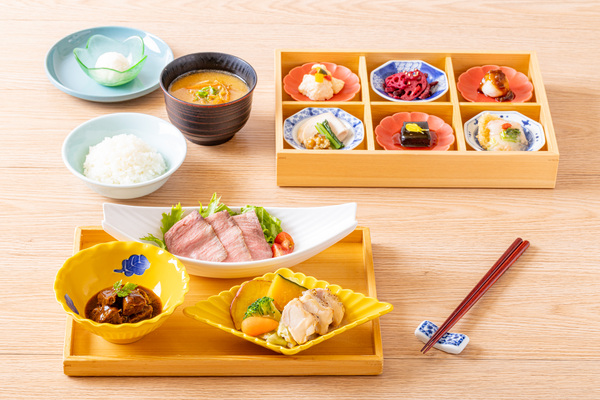 「象印食堂 東京店」の「肉と野菜の彩り御膳」