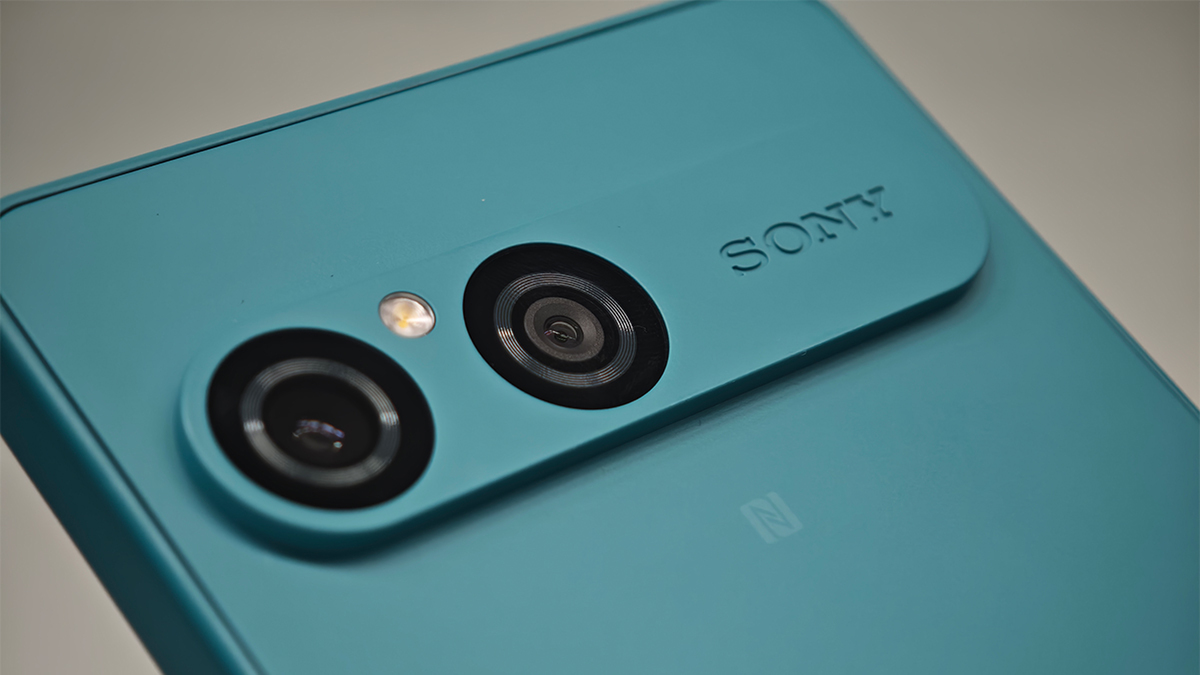 ASCII.jp：ソニーのミドルクラススマホ「Xperia 10 VII」が3大キャリア