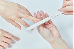 「手元の衣替え」無料試着体験イベントのネイル施術イメージ