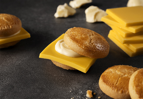 「キャプテンスイーツバーガー」の「チーズチョコレートバーガー」