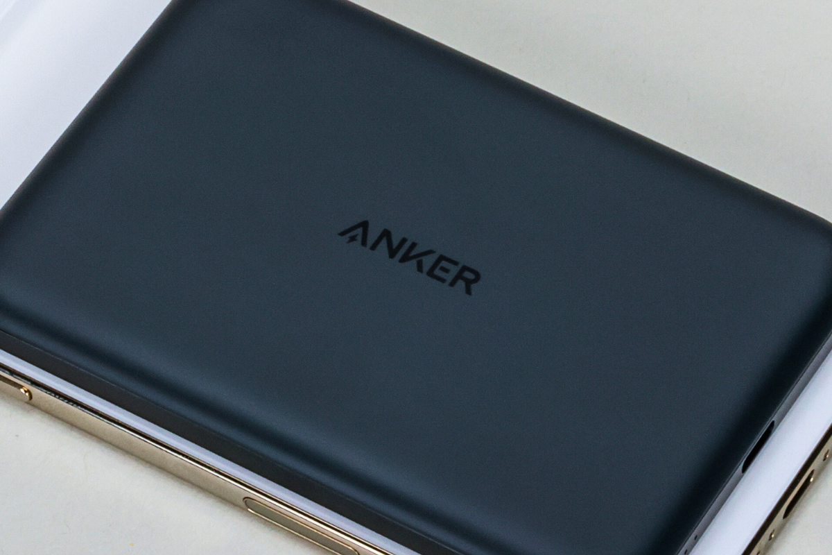 iPhone Airで使いたい最薄級モバイルバッテリー「Anker Nano Power