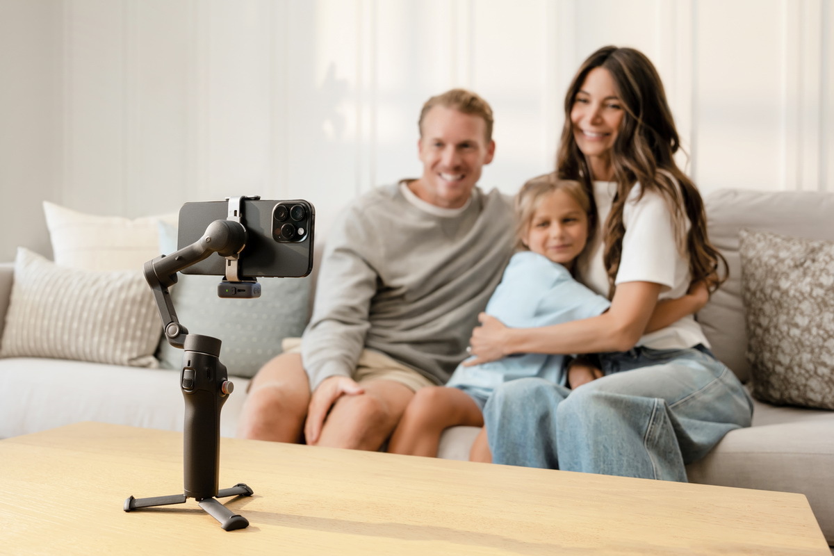 DJIが「Osmo Mobile 8」を発表