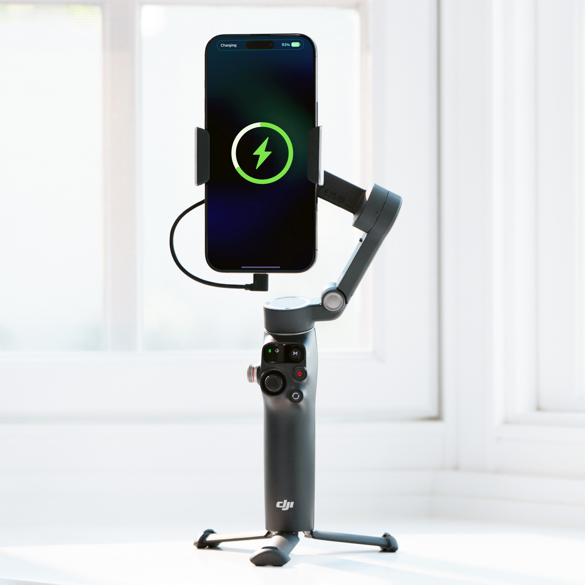DJIが「Osmo Mobile 8」を発表