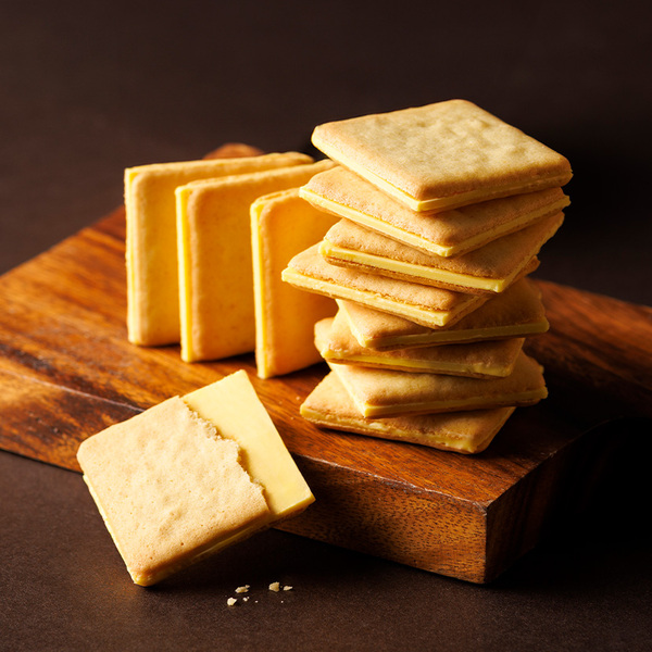 「アイラブカスタードヌフヌフ」の「アイラブカスタードクッキー」