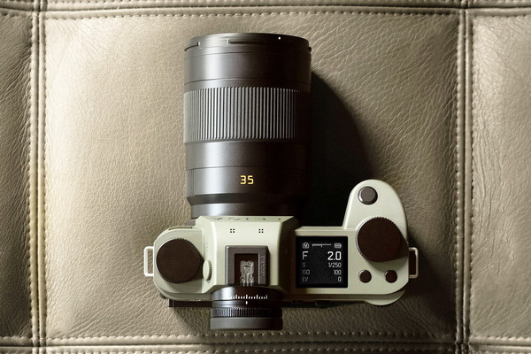 「ライカSL3 “Reporter”」を発表