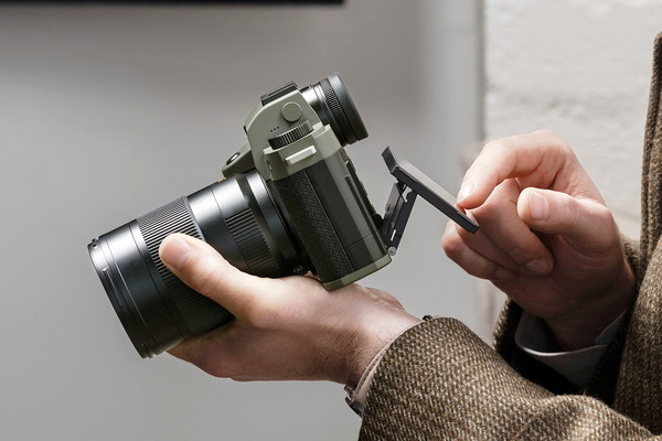 「ライカSL3 “Reporter”」を発表