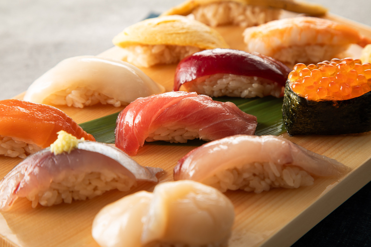 「鮨と酒日和 ととうお」の「おまかせ握り 11貫」