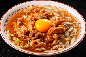 寒さで旨味増す山形県産「親鳥」を甘辛ダレで煮込んでオン！ 新庄市「新旬屋 本店」が放つ鶏ずくめの中華そば フォトさんぽ＠保土ケ谷区