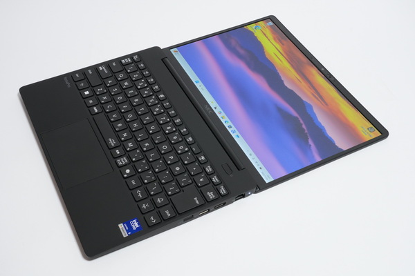 「VersaPro UltraLite タイプVY」実機レビュー