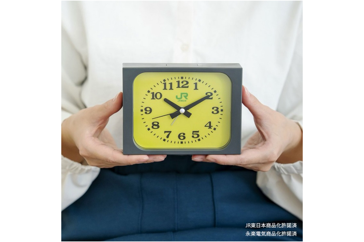 送料込み　JR東日本　電子時計 ASCII.jp：JR東日本の“駅時計”が目覚ましに！ あなたも布団から定刻発車