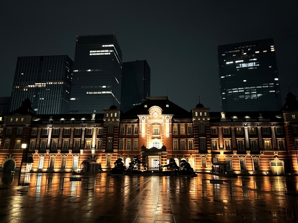 ライトアップされた丸の内駅舎