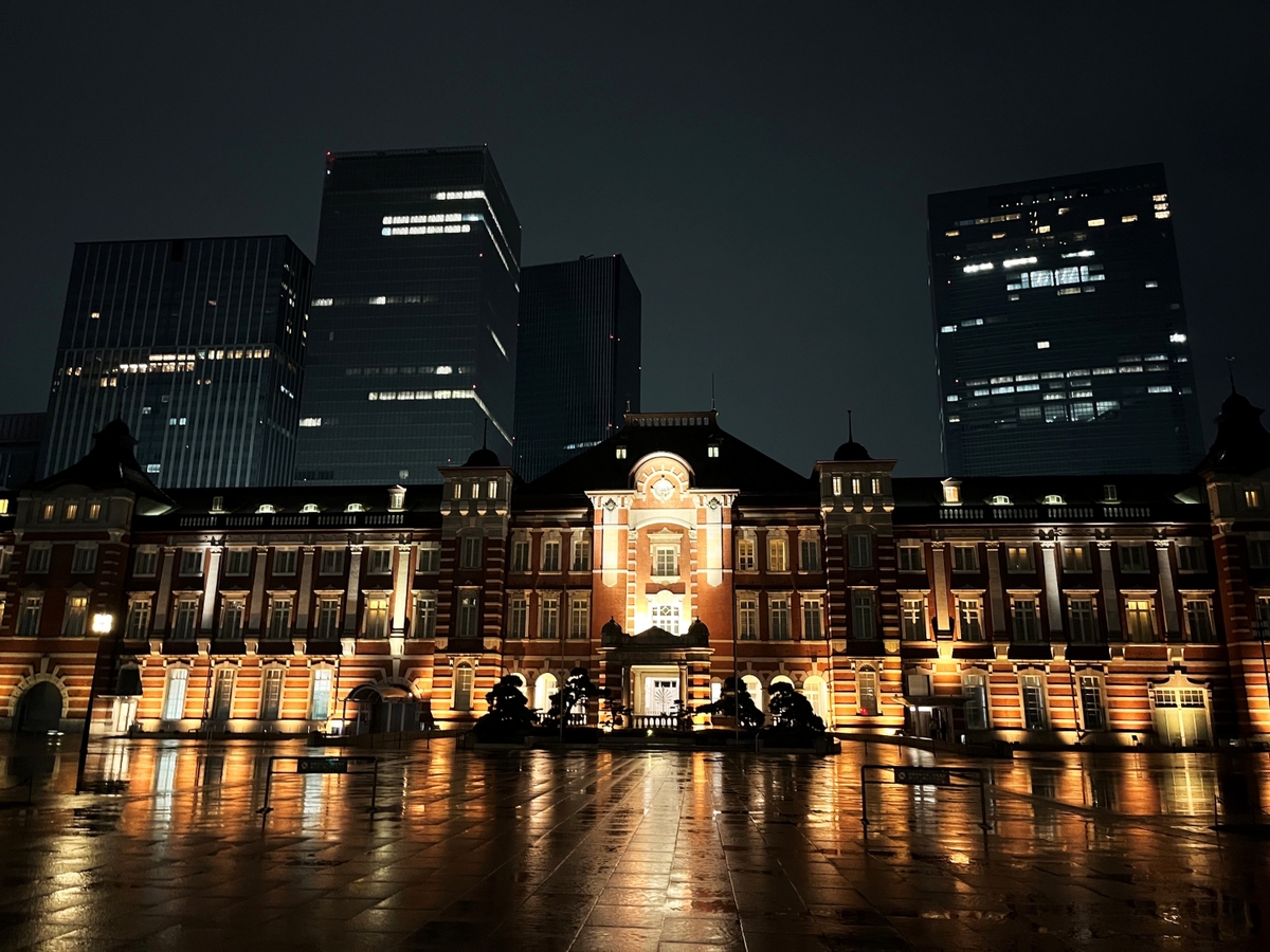 ライトアップされた丸の内駅舎