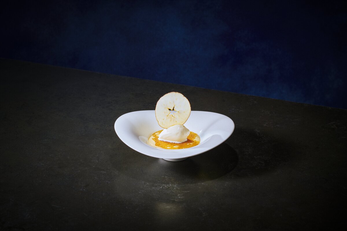 「治一郎 KITTE丸の内店」の「プディング・オ・ポム」