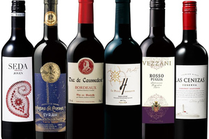 世界の赤ワイン6本セットが19％オフ！ Amazonブラックフライデーで1本あたり約673円に