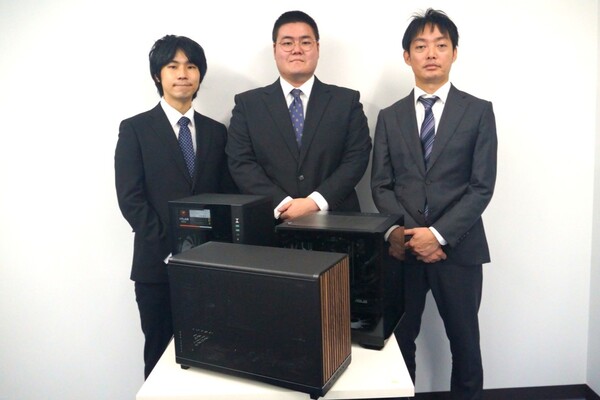 ZEFT R60YRとZEFT R60YQ