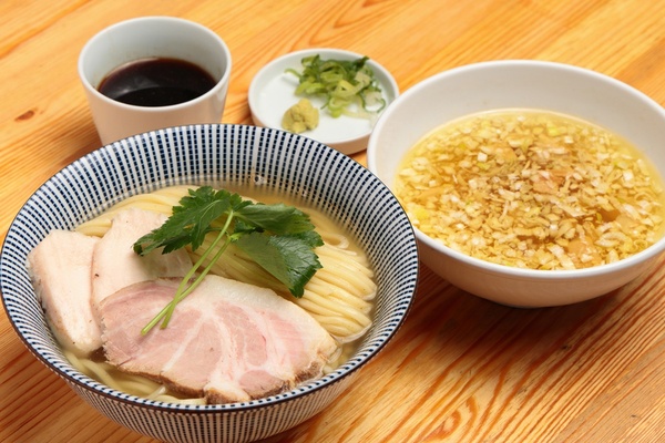 旬のカキの旨味をギュギュッと凝縮！ 大阪の人気店「麺時 しゅき」によるカキ煮干しの限定つけそば