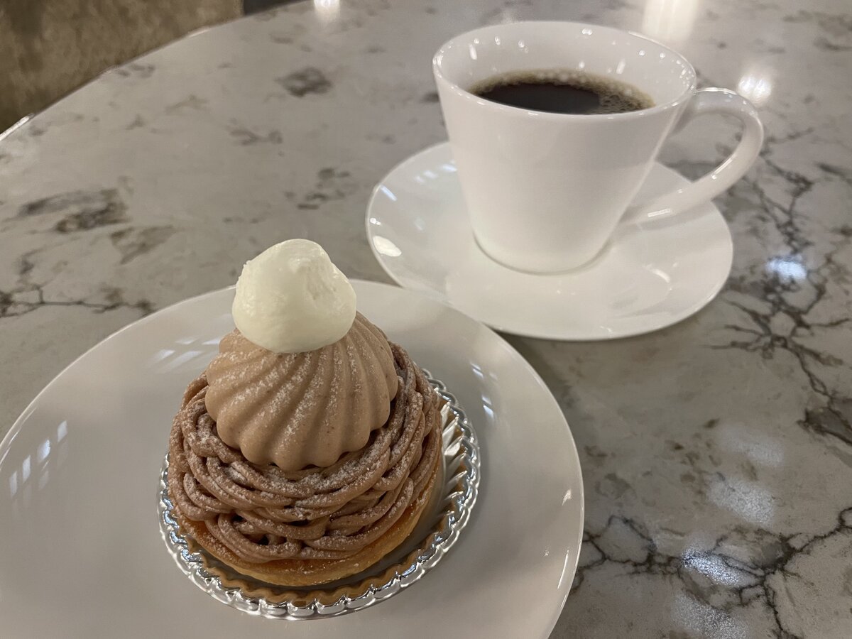 モンブランとコーヒー