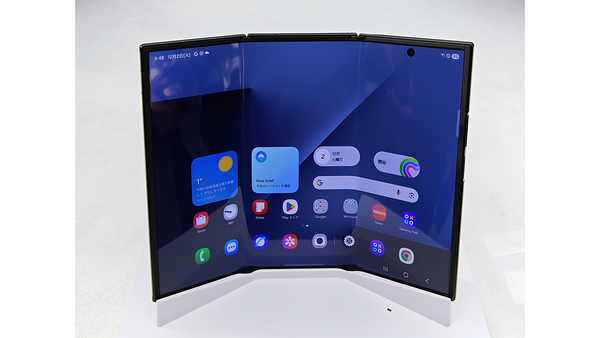 ❤最新最先端Android搭載❣届いたらすぐに使えて超便利♪❤タブレット これは折りたためるタブレット！ サムスンの3つ折りスマホ「Galaxy Z
