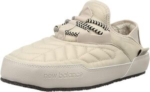 冬の足元を快適に！ニューバランスの万能モックシューズ「CARAVAN MOC MULE」が24％オフ！