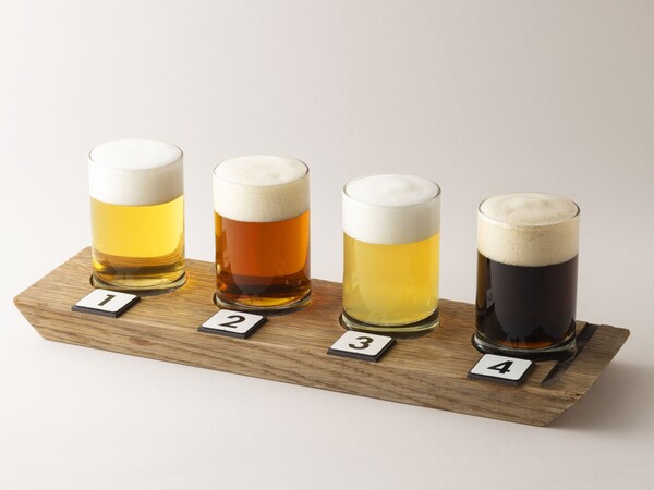 「TOKYO ALEWORKS STATION TAPROOM」の「おすすめのビアフライト4種」