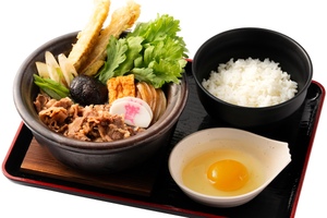 資さんファン歓喜！最強の冬メシ「牛すき鍋うどん」がごぼ天背負って復活だーー!!