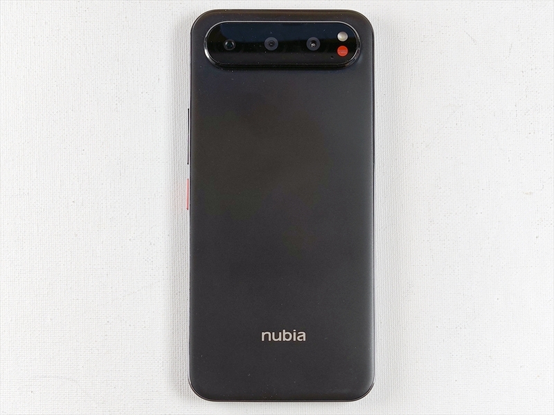 nubiaも薄型！ 5.9mmの超薄型ボディーにトリプルカメラ搭載の「nubia