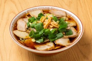 【名物おばちゃんが作るラーメンを１年ぶりに食べてみた】諭吉そば（千葉・松戸） 