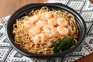 エビがこんなに…！ローソンに「海老上海風焼そば」など“ご褒美グルメ”6品が登場