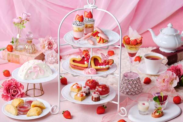 大人のためのピンクプリンセススイーツ「ストロベリーギフトアフタヌーンティー」登場
