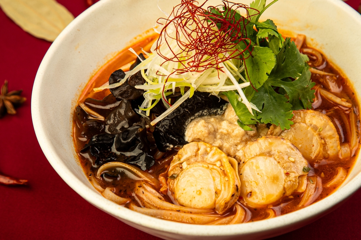 北海道産ホタテの麻辣湯フォー