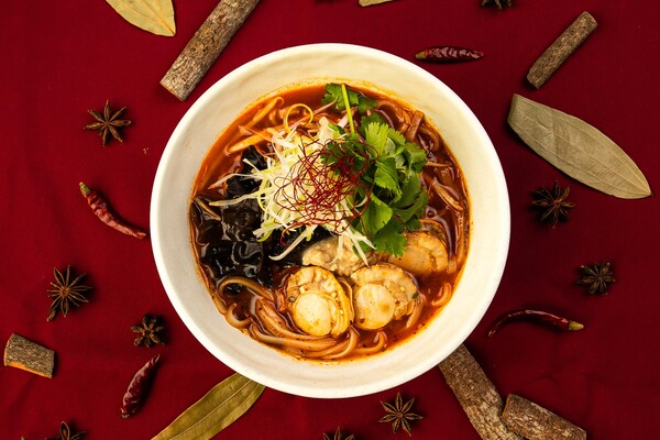 北海道産ホタテの麻辣湯フォー