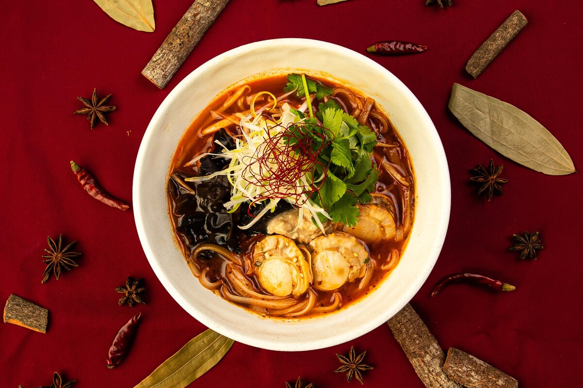 北海道産ホタテの麻辣湯フォー