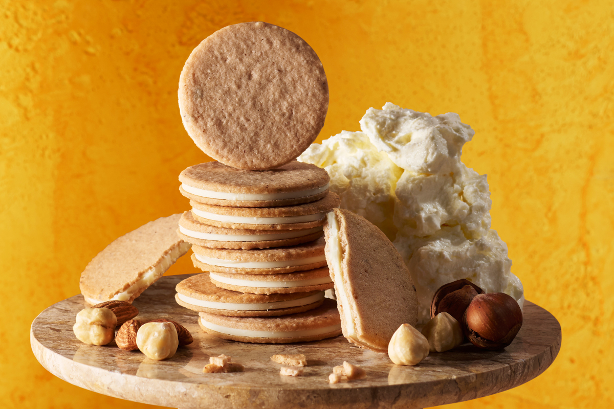 「THE DROS」のサンドクッキー〔マスカルポーネ＆ヘーゼルナッツ〕