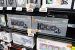 マグネット着脱式の液晶ディスプレーを搭載した水冷CPUクーラーが数量限定の特価で販売中:ドスパラ大阪・なんば店