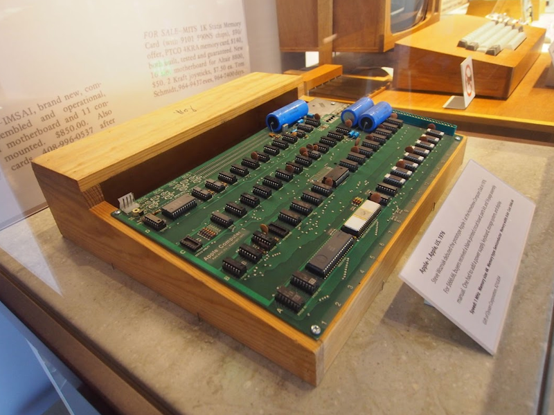 マイコン誕生50周年の最後に「Apple 1」と『Yoのけそうぶみ』が