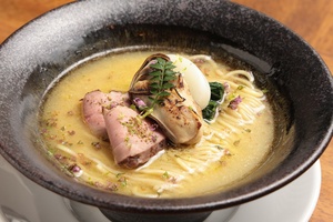 「小麦生まれ、麺育ち。」＆「小麦と生きる道」で登場！  兵庫県産カキと京野菜を使った濃厚かつ贅沢な一杯 フォトさんぽ＠保土ケ谷区