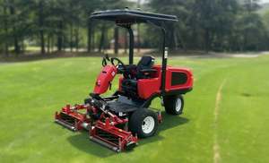 ゴルフ場や公園など広大な芝生エリアの維持管理に特化した芝生管理自動ロボット