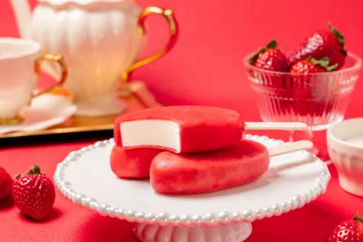 ブルガリア苺 ASCII.jp：コンビニ限定！ ブルガリアヨーグルト「濃い苺」アイスは