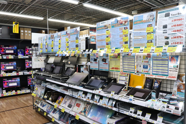 ツクモLABI1なんば店