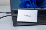 再生アルミをまとった「Samsung T7 Resurrected」レビュー。性能と環境配慮を両立する、これからのストレージ選び
