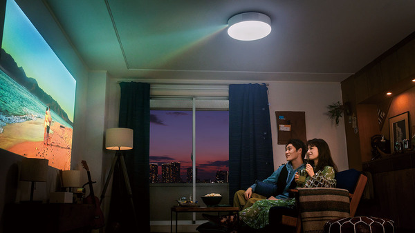 プロジェクター