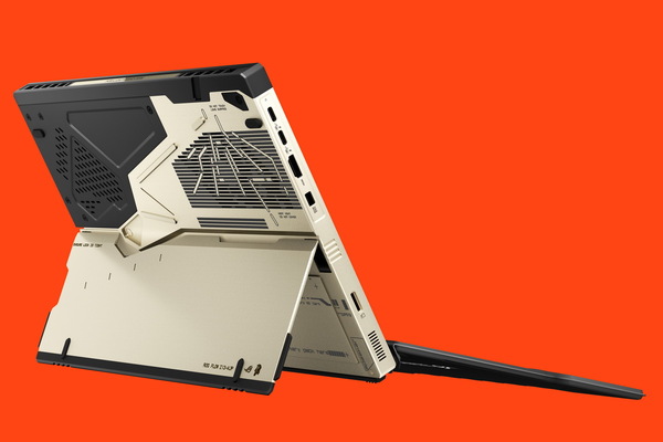 ASUSが「コジマプロダクション」デザインのROGゲーミングノートPC発表