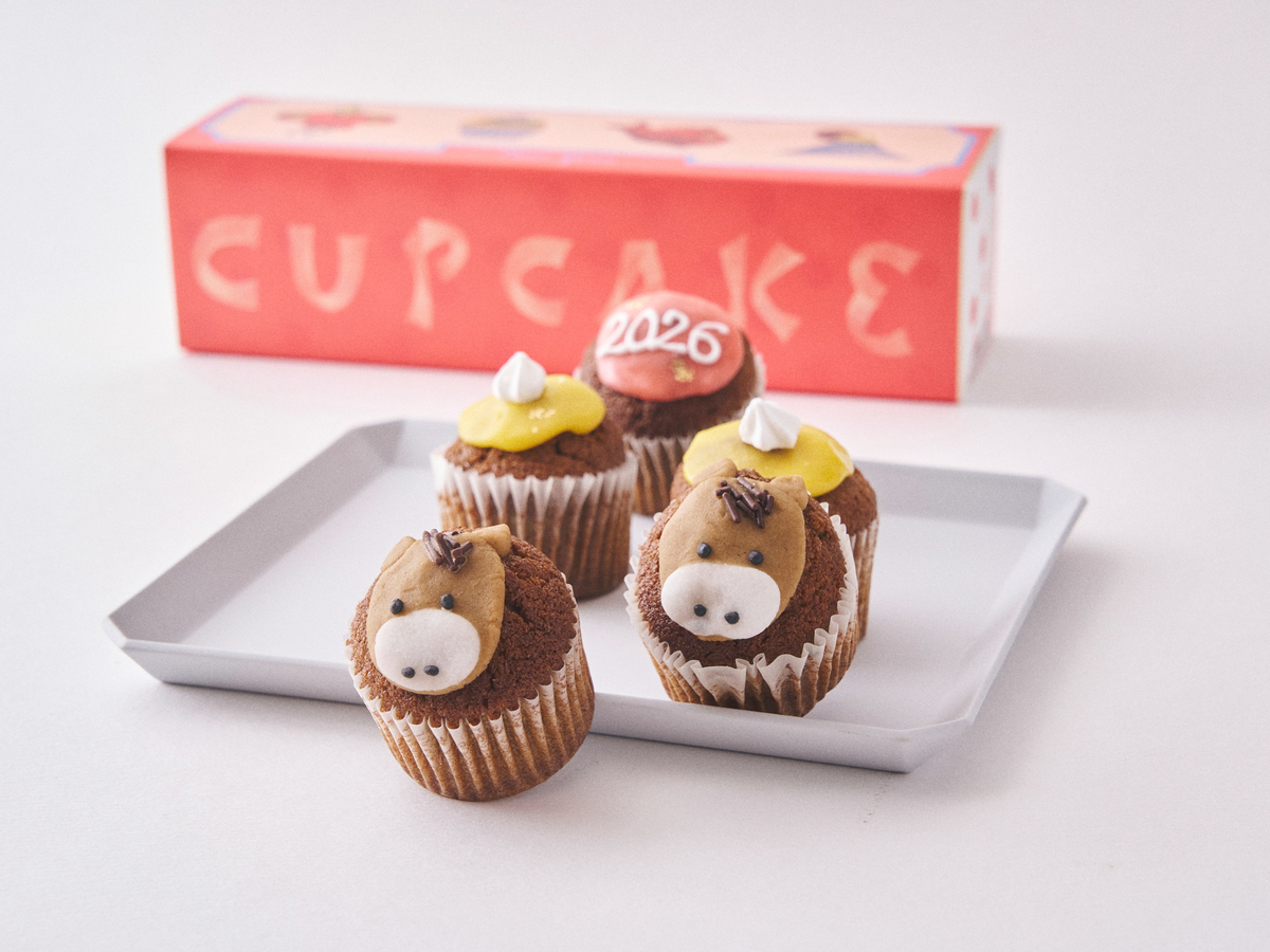 フェアリーケーキフェアの「ベイクド新春 午（うま）カップケーキ」