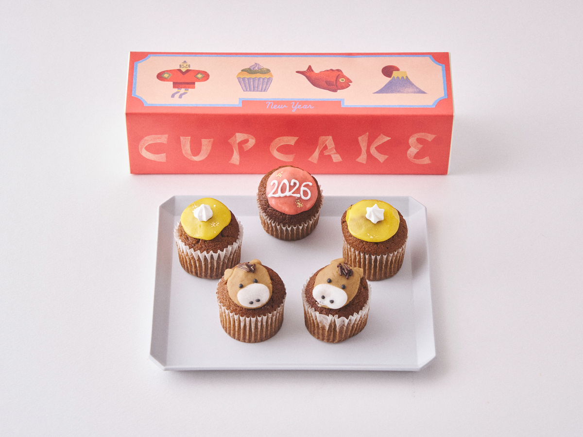 フェアリーケーキフェアの「ベイクド新春 午（うま）カップケーキ」