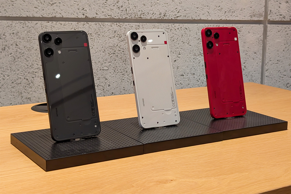 独特デザインのスマホ「Nothing Phone」に、4万2800円でFeliCa入りの高コスパモデル新登場